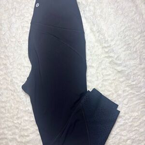 lululemon athletica Black Cropped Leggings Size 6